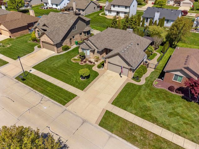 22465 Bluewater Drive, Macomb, MI 48044
