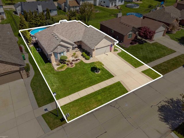 22465 Bluewater Drive, Macomb, MI 48044