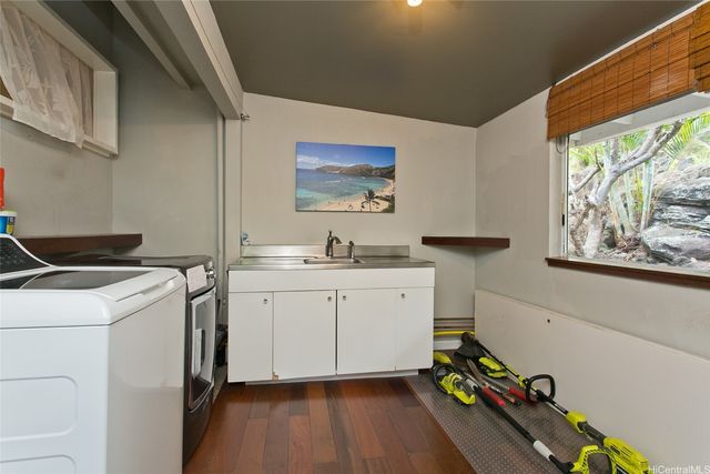 2158 Makanani Drive, Honolulu, HI 96817