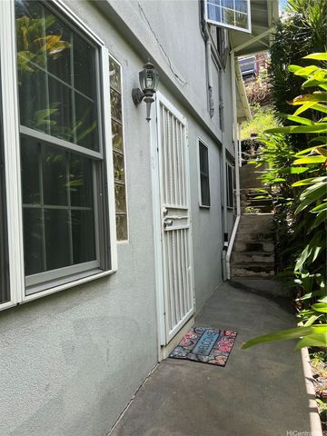 2158 Makanani Drive, Honolulu, HI 96817