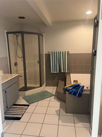 2158 Makanani Drive, Honolulu, HI 96817