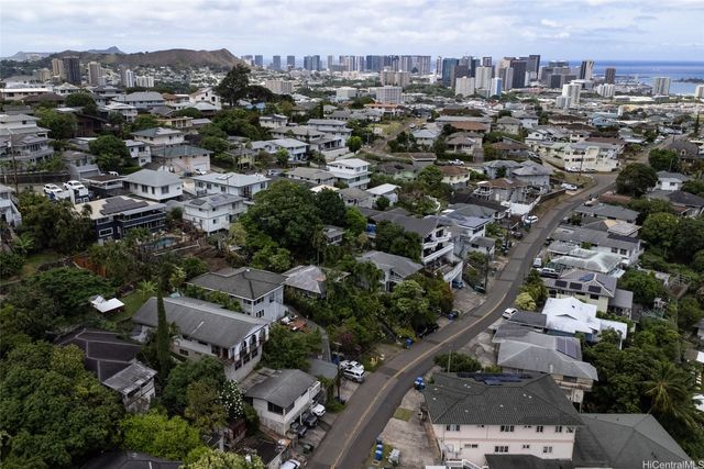 2158 Makanani Drive, Honolulu, HI 96817