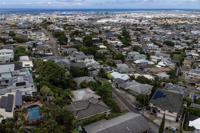 2158 Makanani Drive, Honolulu, HI 96817