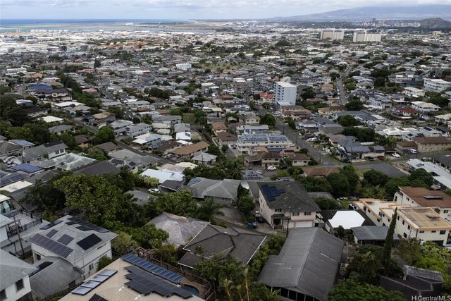 2158 Makanani Drive, Honolulu, HI 96817
