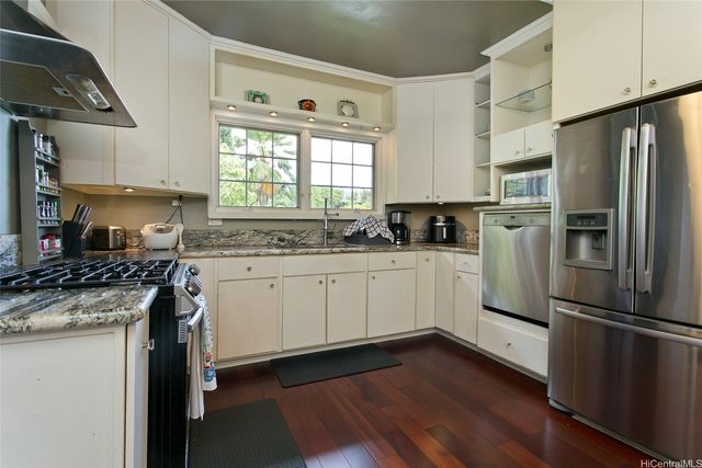 2158 Makanani Drive, Honolulu, HI 96817