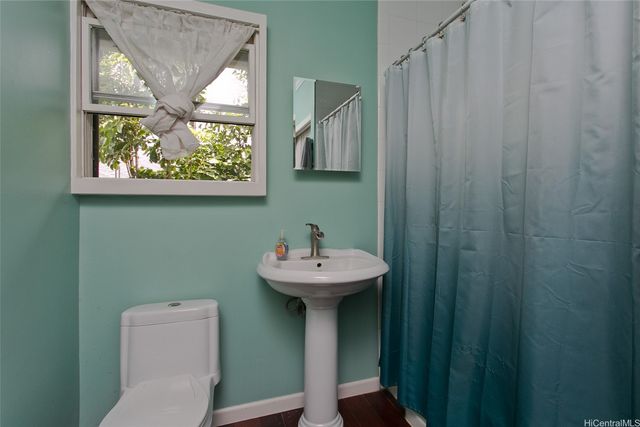 2158 Makanani Drive, Honolulu, HI 96817