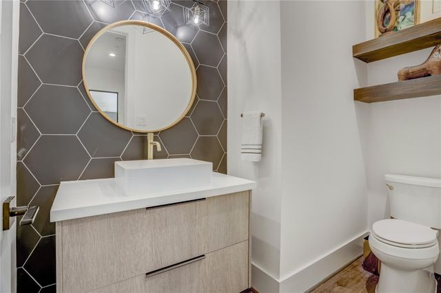 2435 Sheridan Street, Houston, TX 77030