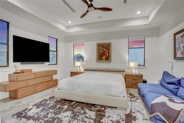 2435 Sheridan Street, Houston, TX 77030