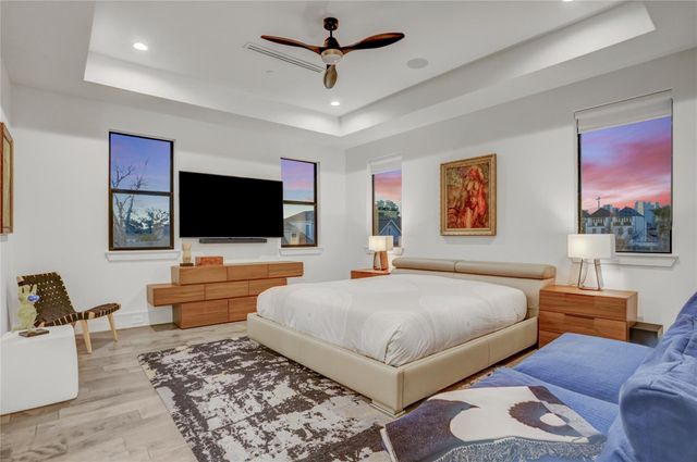 2435 Sheridan Street, Houston, TX 77030