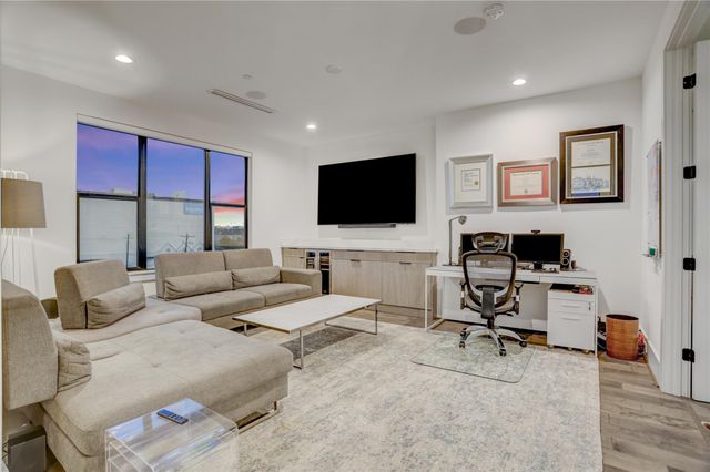 2435 Sheridan Street, Houston, TX 77030