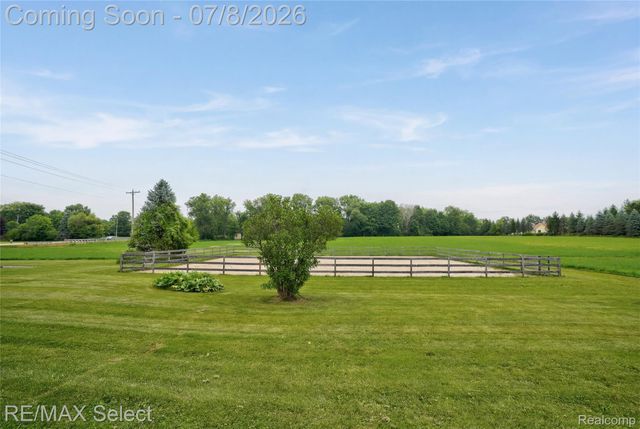 11025 Davison Road, Davison Township, MI 48423