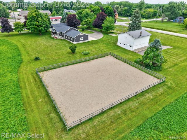 11025 Davison Road, Davison Township, MI 48423