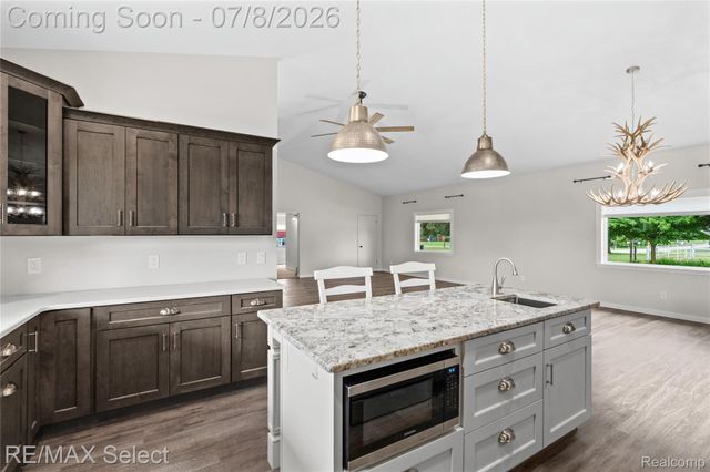 11025 Davison Road, Davison Township, MI 48423