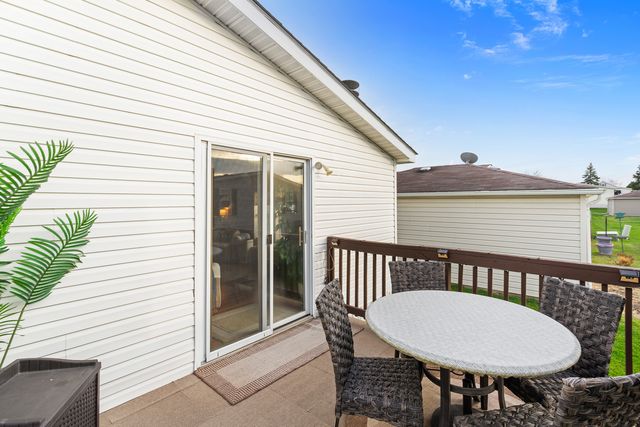 22710 S Ravisloe Lane, Frankfort, IL 60423