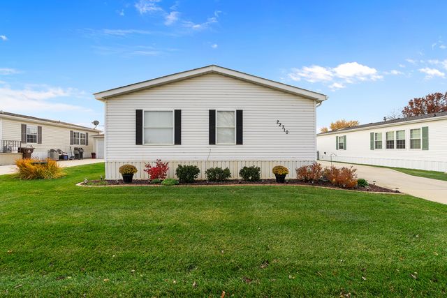 22710 S Ravisloe Lane, Frankfort, IL 60423