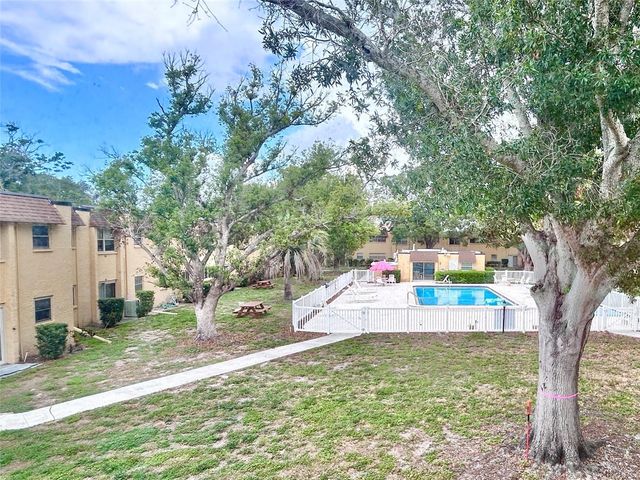 4455 38TH TERRACE N B12, St Petersburg, FL 33714