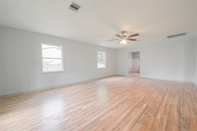 2304 Russell, Houston, TX 77026