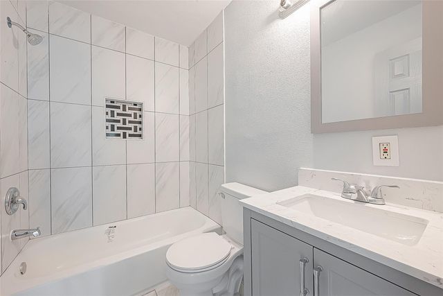 2304 Russell, Houston, TX 77026