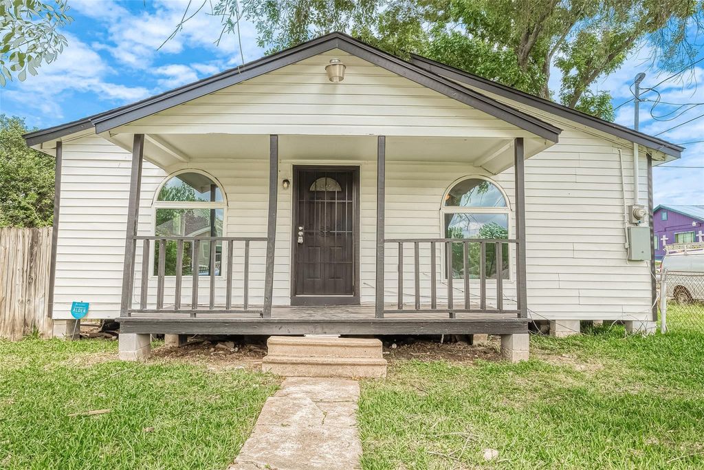 2304 Russell, Houston, TX 77026