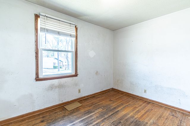 402 Oriole Cir, Clarksville, TN 37043