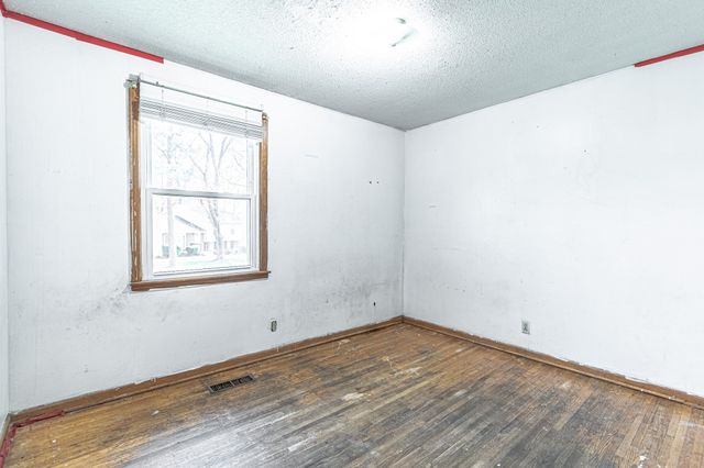 402 Oriole Cir, Clarksville, TN 37043