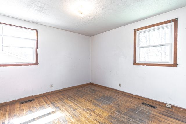 402 Oriole Cir, Clarksville, TN 37043