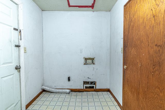 402 Oriole Cir, Clarksville, TN 37043