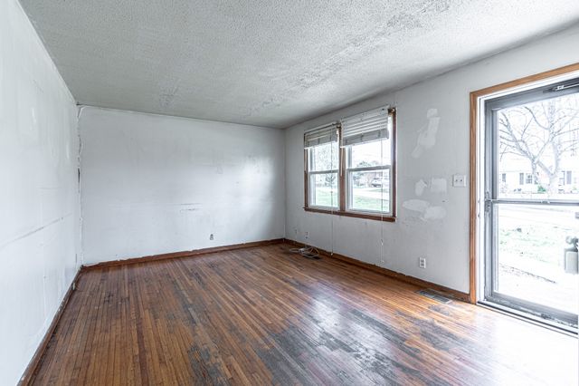 402 Oriole Cir, Clarksville, TN 37043