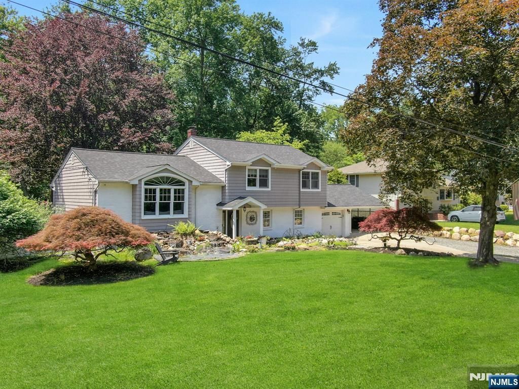 51 Deer Trail Road, Hillsdale, NJ 07642