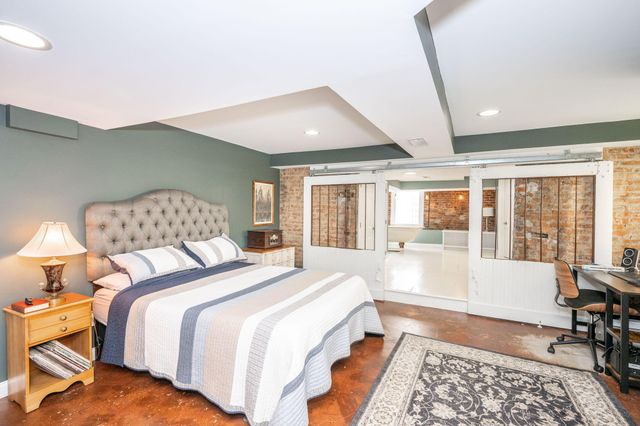 109 W 11th Street, Covington, KY 41011