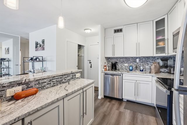5757 N Sheridan Road 20D, Chicago, IL 60660
