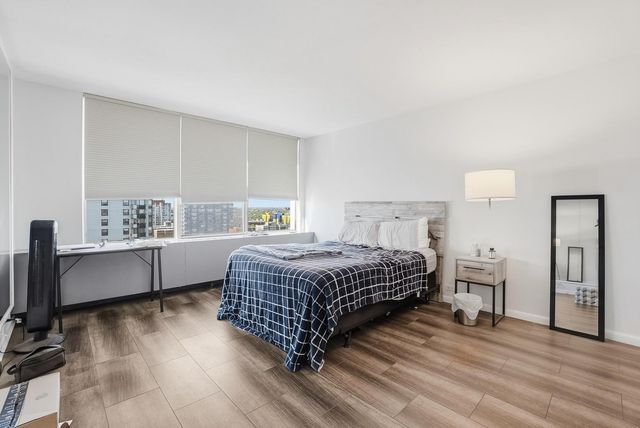 5757 N Sheridan Road 20D, Chicago, IL 60660