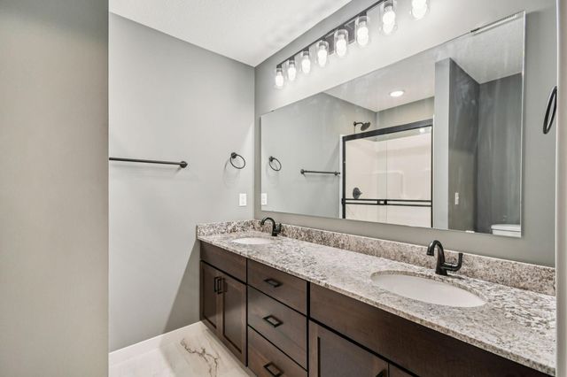 911 Gable Street, Taylors Falls, MN 55084