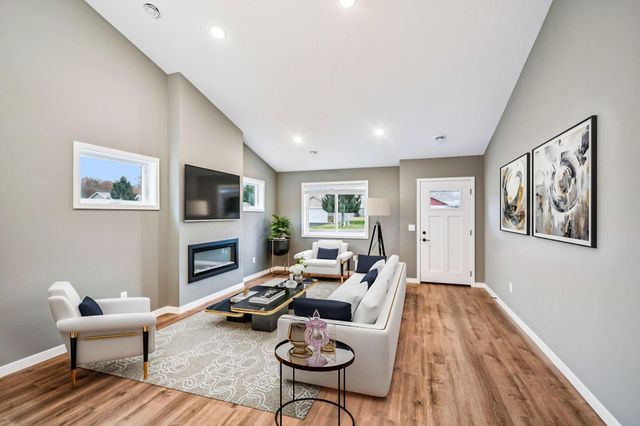 911 Gable Street, Taylors Falls, MN 55084