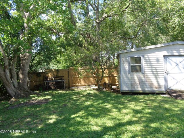 8464 THREE CREEKS Boulevard, Jacksonville, FL 32220
