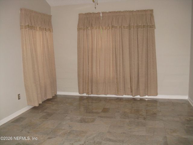 8464 THREE CREEKS Boulevard, Jacksonville, FL 32220