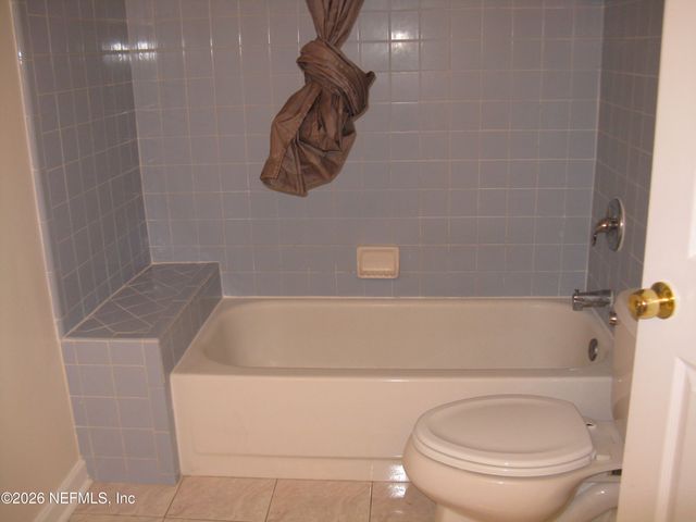 8464 THREE CREEKS Boulevard, Jacksonville, FL 32220