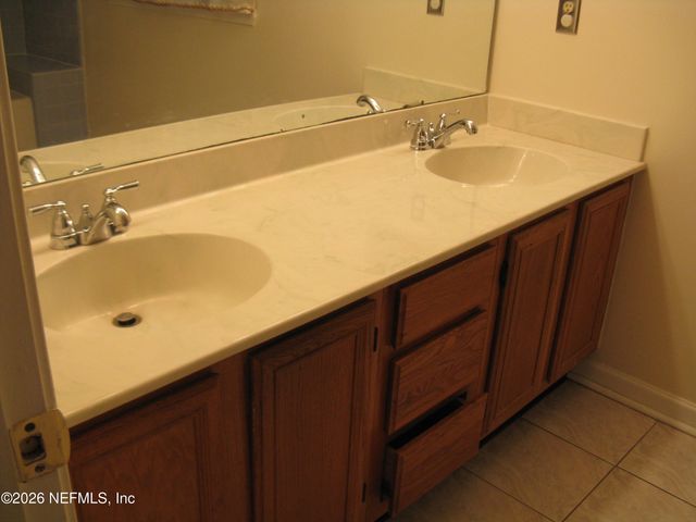 8464 THREE CREEKS Boulevard, Jacksonville, FL 32220