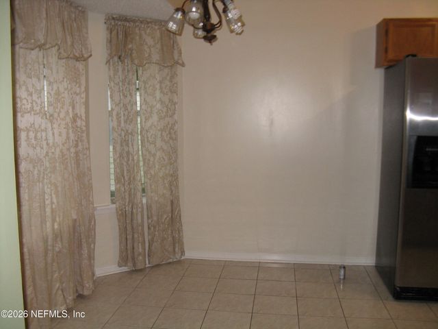 8464 THREE CREEKS Boulevard, Jacksonville, FL 32220