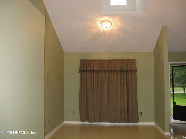 8464 THREE CREEKS Boulevard, Jacksonville, FL 32220