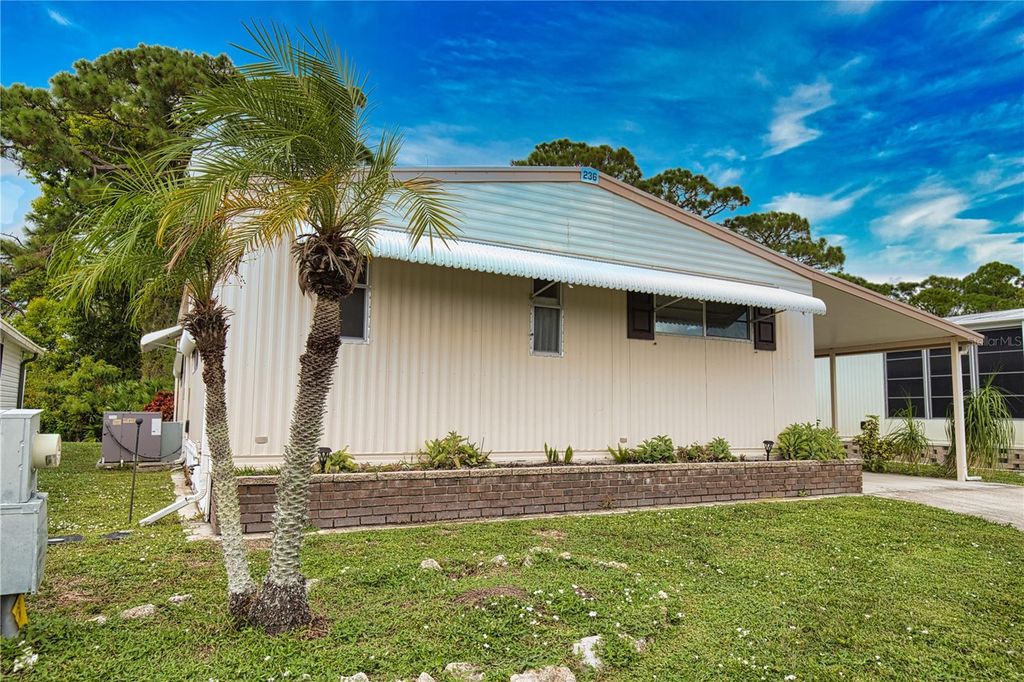 Image 2 of property listing at 236 N FIJI CIRCLE, Englewood, FL 34223