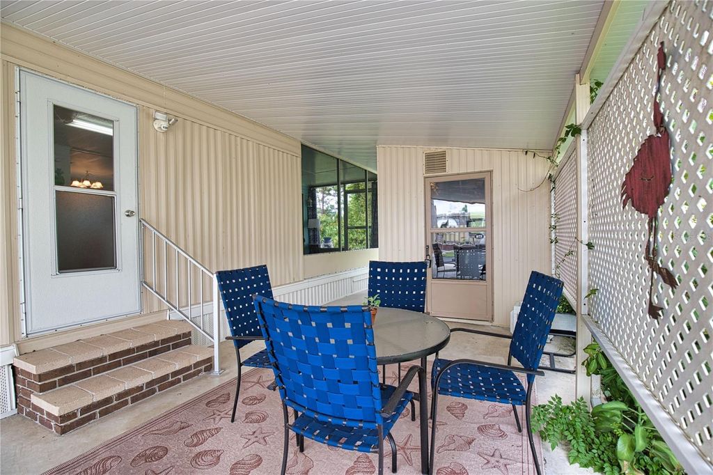 Image 13 of property listing at 236 N FIJI CIRCLE, Englewood, FL 34223