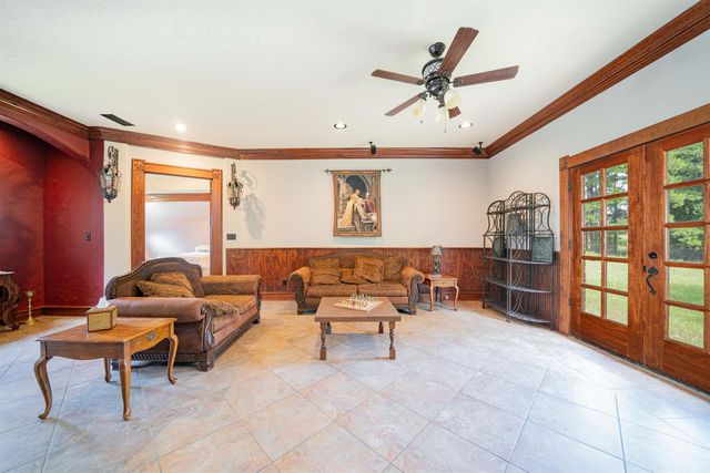 4721 Bobwhite Rd, Gilmer, TX 75645