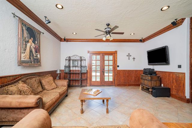 4721 Bobwhite Rd, Gilmer, TX 75645