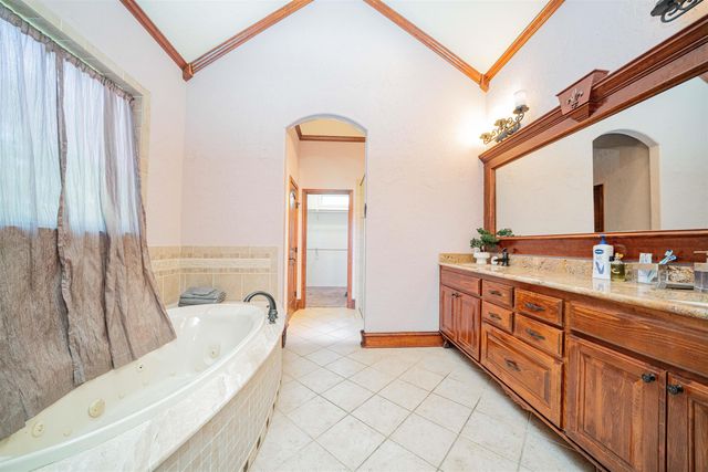 4721 Bobwhite Rd, Gilmer, TX 75645