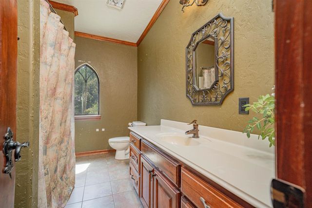 4721 Bobwhite Rd, Gilmer, TX 75645