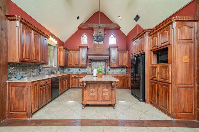 4721 Bobwhite Rd, Gilmer, TX 75645