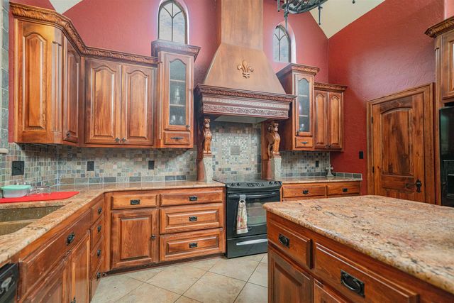 4721 Bobwhite Rd, Gilmer, TX 75645