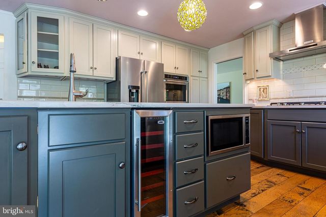 1077 FIDDLERS ROAD, Chambersburg, PA 17202