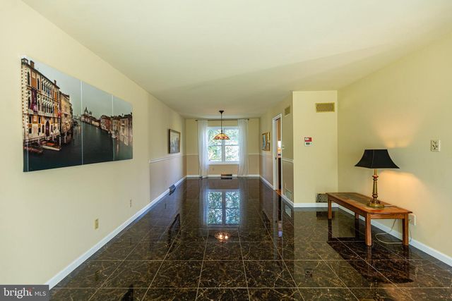 1077 FIDDLERS ROAD, Chambersburg, PA 17202